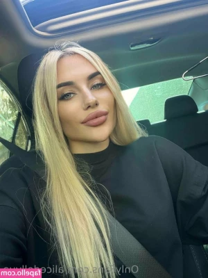 alicedollyua - Are you into ass play    sometimes just rubbing my ass hole is enough