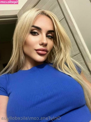alicedollyua - I always please when I’m on my knees 💋