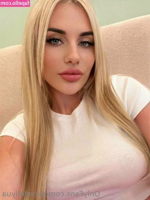 alicedollyua - Gettin  cheeky