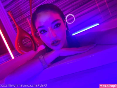 emilywillisxxx - How tenderly would you adore tracing these delicate belly veins with