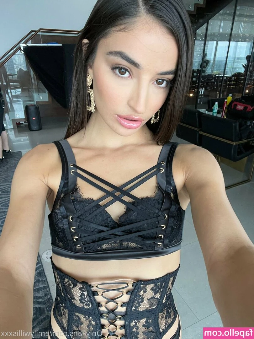 emilywillisxxx - Hey papi! ❤️❤️❤️❤️