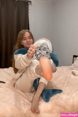 young-goddess - Oh Fuck! That hurt... All the posing I do cause cramps.