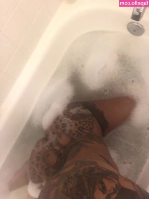 PrettyRedz - Wish I had someone to come touch me