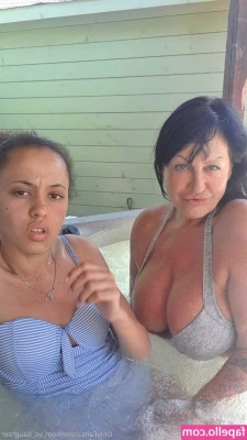 mom_vs_daughter [ mom-vs-daughter ] - Give me ur ass