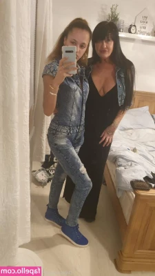 mom_vs_daughter [ mom-vs-daughter ] - Come rip these panties off with your teeth 👅