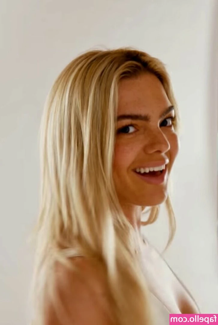 Louisa Johnson [ louisa-johnson ] - ✨💗 lemme just get comfortable 😚🌸🌿