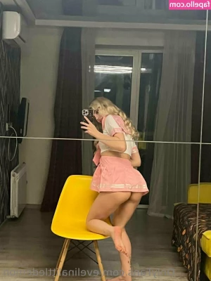 barbielittledemon - I want to hear your custom video ideas!! Got the next 2 days free to