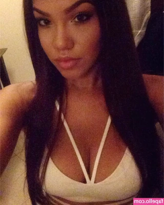 Tiona Fernan [ tiona-fernan ] - How many girls do you follow on onlyfans?