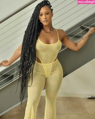 Mizz Twerksum [ mizz-twerksum ] - If this were real life I’d be having one of you massaging my body,
