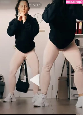 Jakic Twins [ jakic-twins ] - Getting into that diva mood that August deserves :P