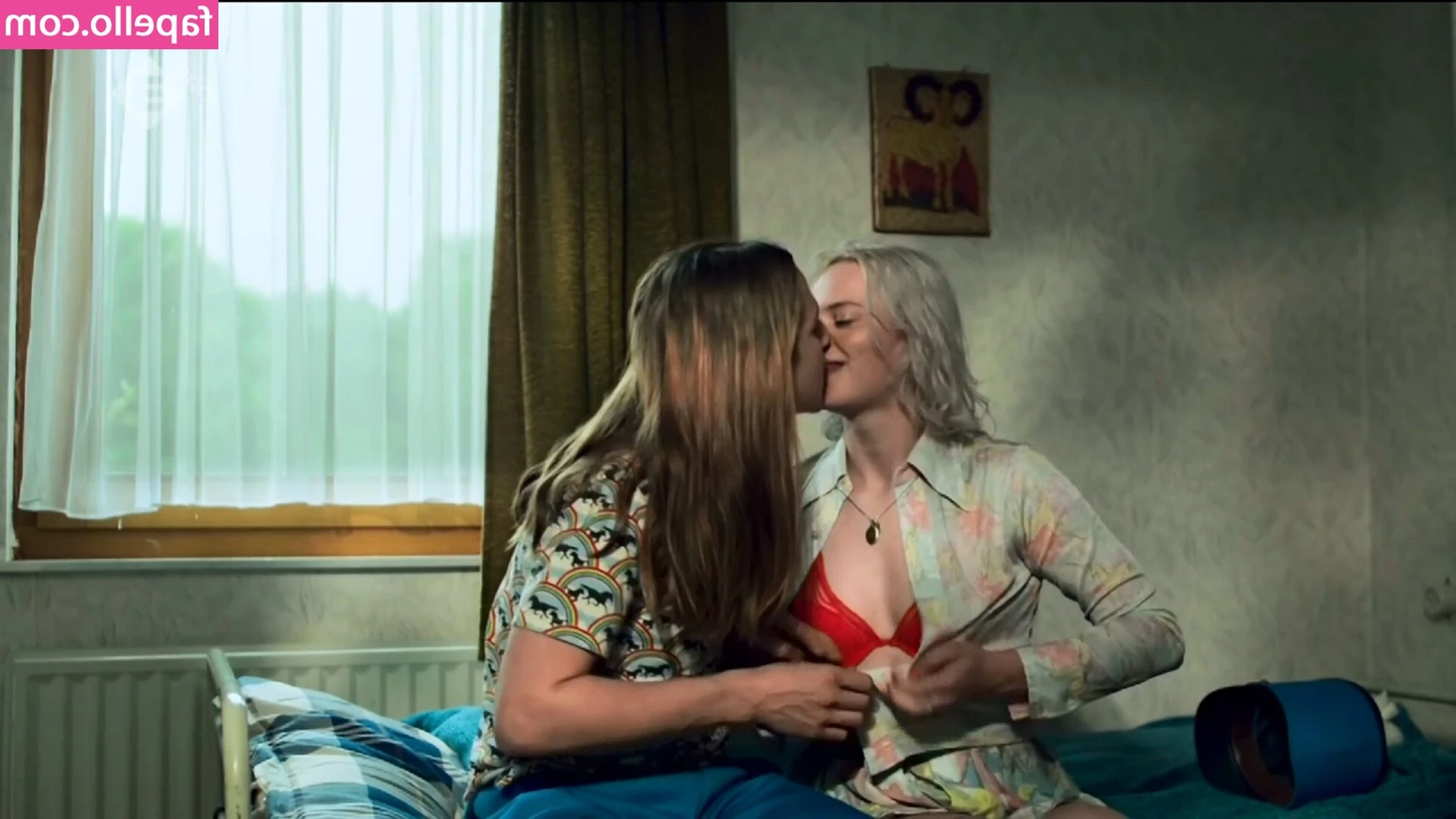 Nanna Op Het Veld [ nanna-op-het-veld ] - This ass loves tips