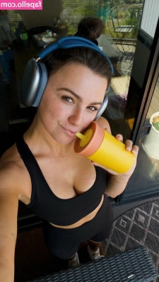 Hunter Deno [ hunter-deno ] - Come put your mouth on my nipples