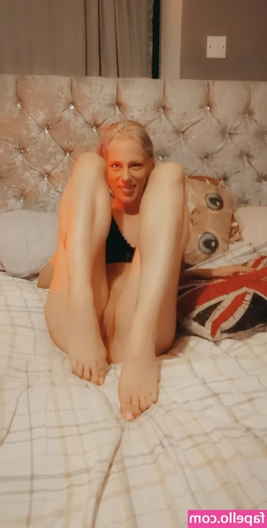 Stacey Louise [ stacey-louise ] - Rate my ass