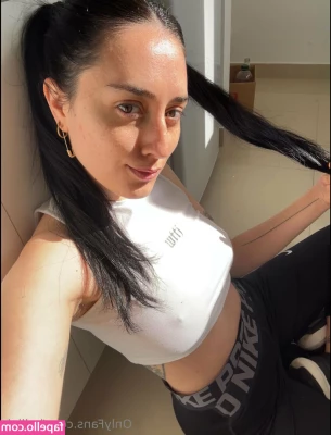 lila_freckles [ lila-freckles ] - I m so horny I need to be topped right now by a bick cock