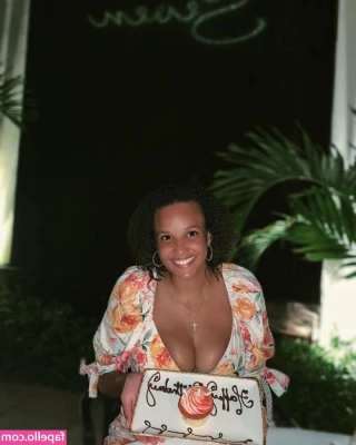 Ashley Nicole Williams [ ashley-nicole-williams ] - How's your day going??