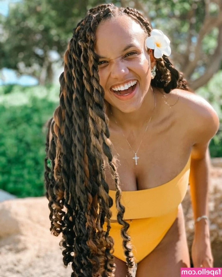 Ashley Nicole Williams [ ashley-nicole-williams ] - This is where all my desires become your commands