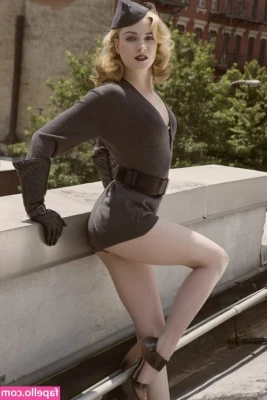 Evan Rachel Wood [ evan-rachel-wood ] - These are heavy...gimme a hand?