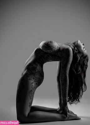 Jessica Surch [ jessica-surch ] - I tease n ggas  make em B E G