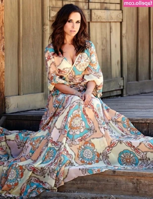 Lacey Chabert [ lacey-chabert ] - do you think am i Cute ?