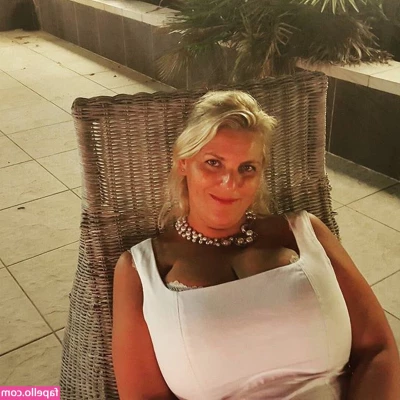 Laura Leonardi [ laura-leonardi ] - I woke up this morning and had to finger fuck  My tight slit before I