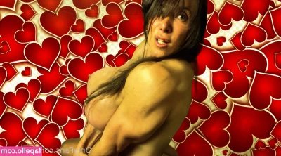 Lalliboop - Its hot today. Anyone fancy getting naked with me?