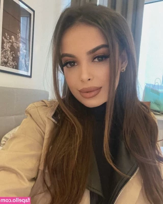 Maya Bulgarien [ maya-bulgarien ] - Hola amores me acompañan en mi lectura    Si eres mi súper fan y