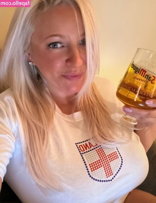 Julie - Titties out for Friday