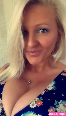 Julie - A plus of working out at home is that no one cares if my tits are out