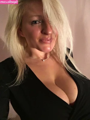 Julie - Feeling naughty    And strapped for cash  if you d care to tip or