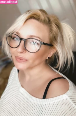 Julie - Cum fuck me