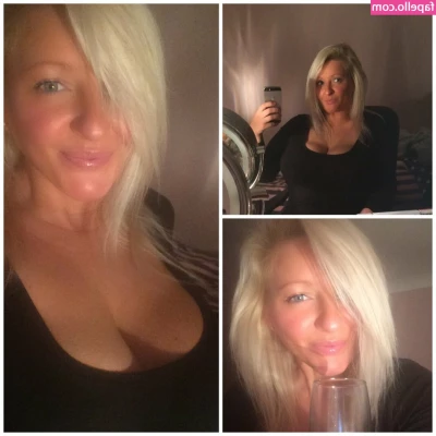 Julie - Perfect position for you to come slip your cock in