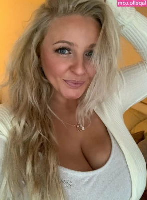 Julie - Living my BEST life