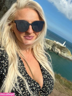 Julie - So horny this morning 🥵