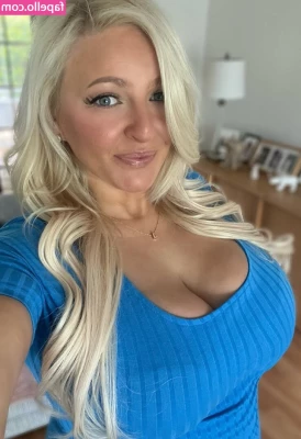 Julie - Hey!😘 I'm back from my little trip 💖 Hope you are ready for