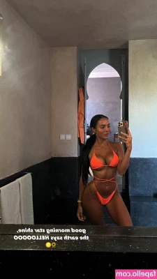 Arianna Ajtar [ arianna-ajtar ] - Love is in the air