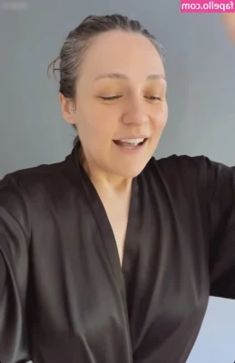 Regina Hixt [ regina-hixt ] - 下部作品造型照  我与机器的激情🤖 敬请期待哦🙈