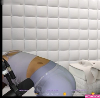 Regina Hixt [ regina-hixt ] - Leave a tip to watch me fuck myself and absolutely DRENCH my floor in