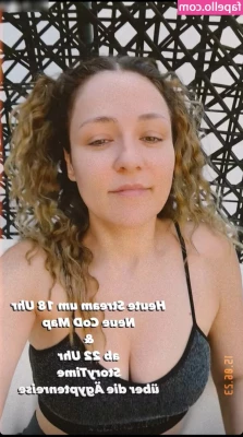 Regina Hixt [ regina-hixt ] - Do you like girls with an athletic figure or a fat one?😂