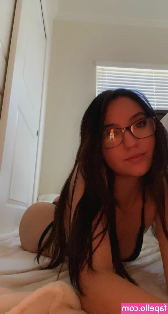 Ashleerose - En Casita todo bien  Cómo estás mis amores
