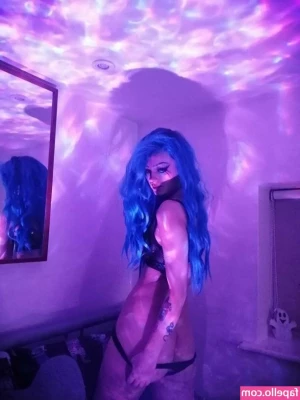 sxene_frogbun [ sxene-frogbun ] - Would you like to be my sugar daddy  and spoil me a lot