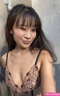 Jeannie Elise Mai [ jeannie-elise-mai ] - Bottoms up  It s Friday babyyy     BBW  thatass