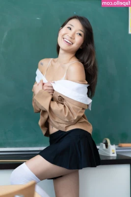Jeannie Elise Mai [ jeannie-elise-mai ] - A lil teaser i found  -