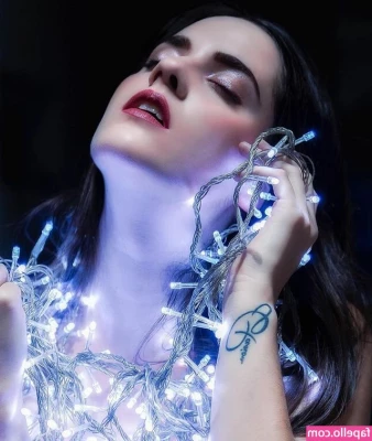 Ophelie Rullier [ ophelie-rullier ] - Whose ready to play