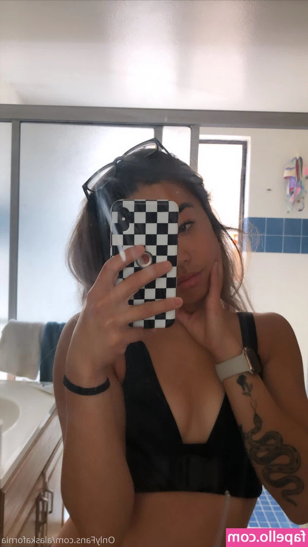 alaskafornia - everybody who buys my newest messages gets a free 🐱pic !!!
