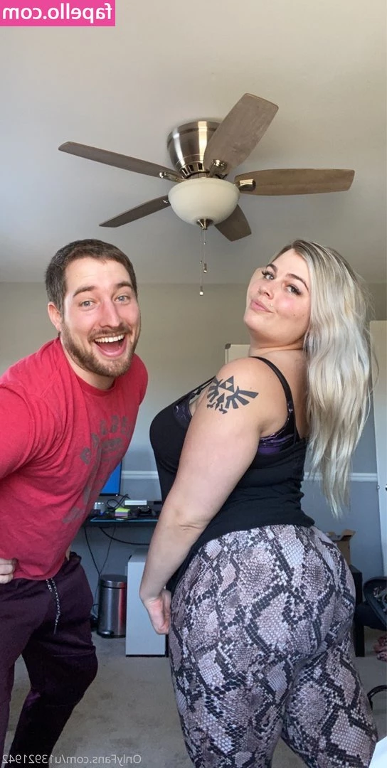 Comewatchkitty - Too lit   But dat ASS was MOVING   Last Video 4 2023   Pregnant Vibe