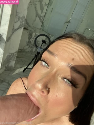 Lexiefucks - GOON over my perfect denim ASS   xx
