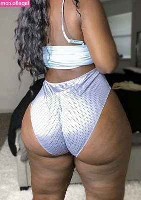 Sultry_Nicole [ sultry-nicole ] - Should me and @gentlemans_sol fuck on live !? If you want us to fuck