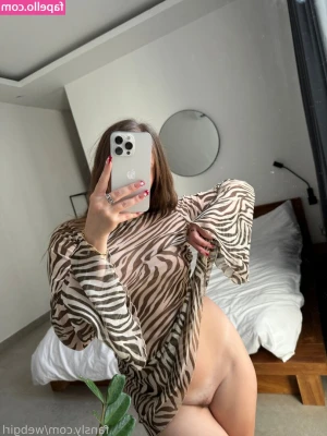 WebGirl - Cooling these hot feet off! Would you like to join me? ❤️