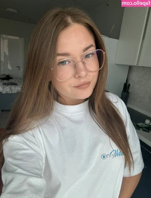 WebGirl - Ale ładny prezent dostałam :3 Wielozadaniowy pas do noszenia