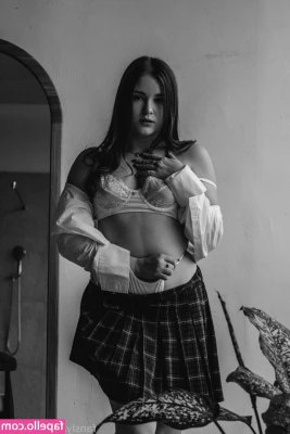 WebGirl - I haven't seen my diva outfit in MONTHS I need a new one who can get